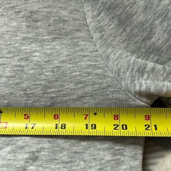 1837- Barbie Sweatshirt Junior Girl Size L NWT - Picture 6 of 7